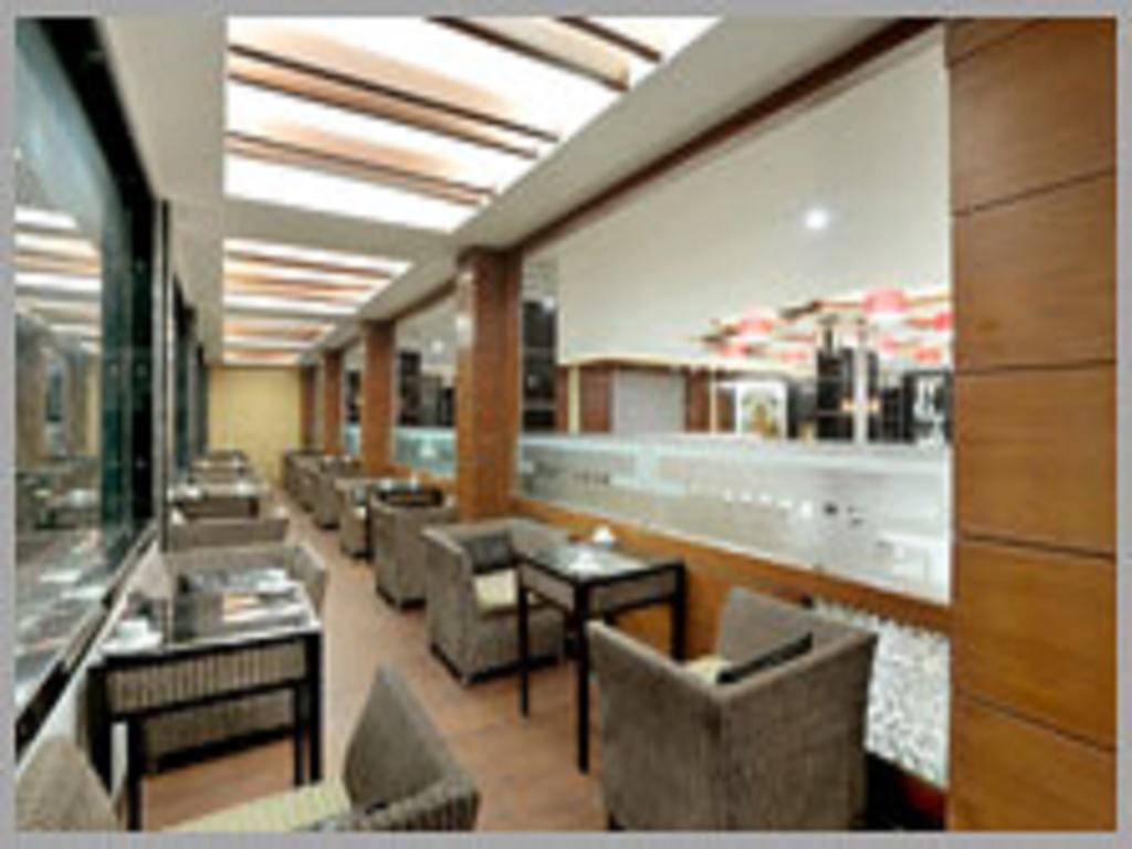Hotel Subash International Катра Экстерьер фото