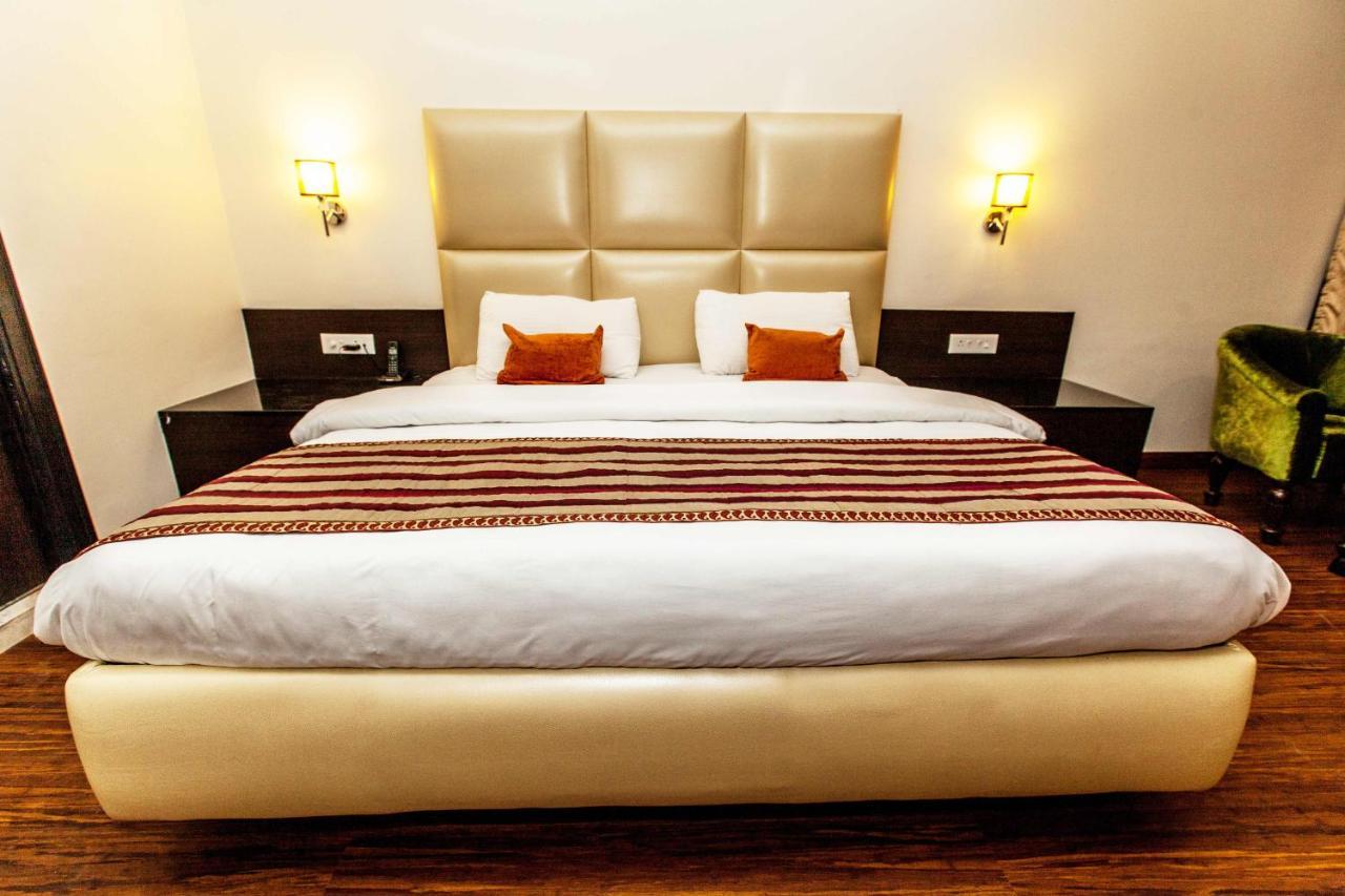 Hotel Subash International Катра Экстерьер фото