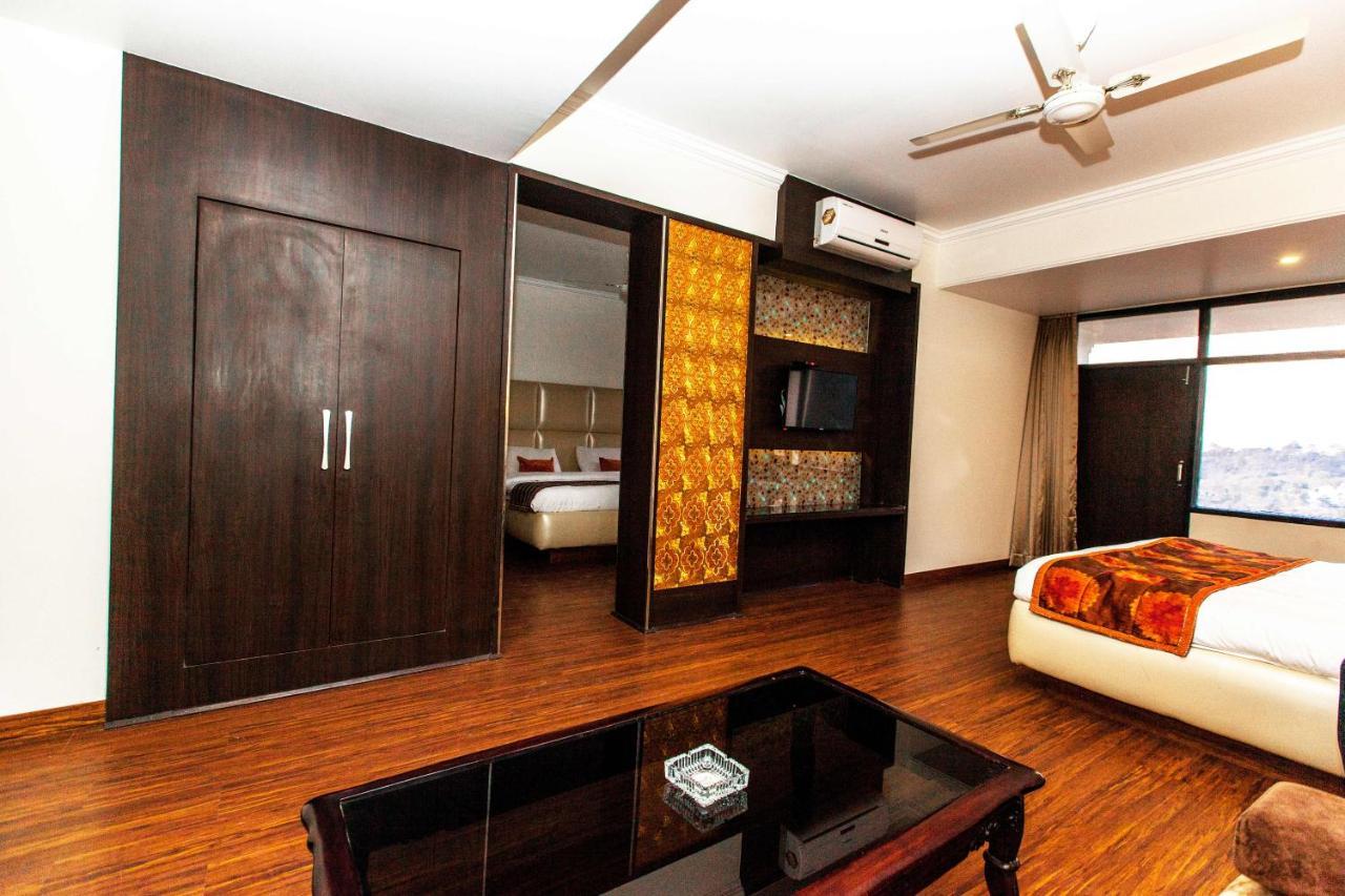 Hotel Subash International Катра Экстерьер фото