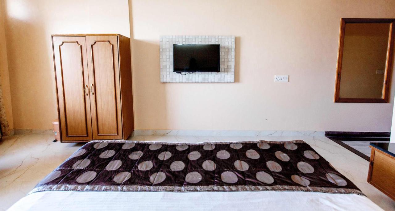 Hotel Subash International Катра Экстерьер фото
