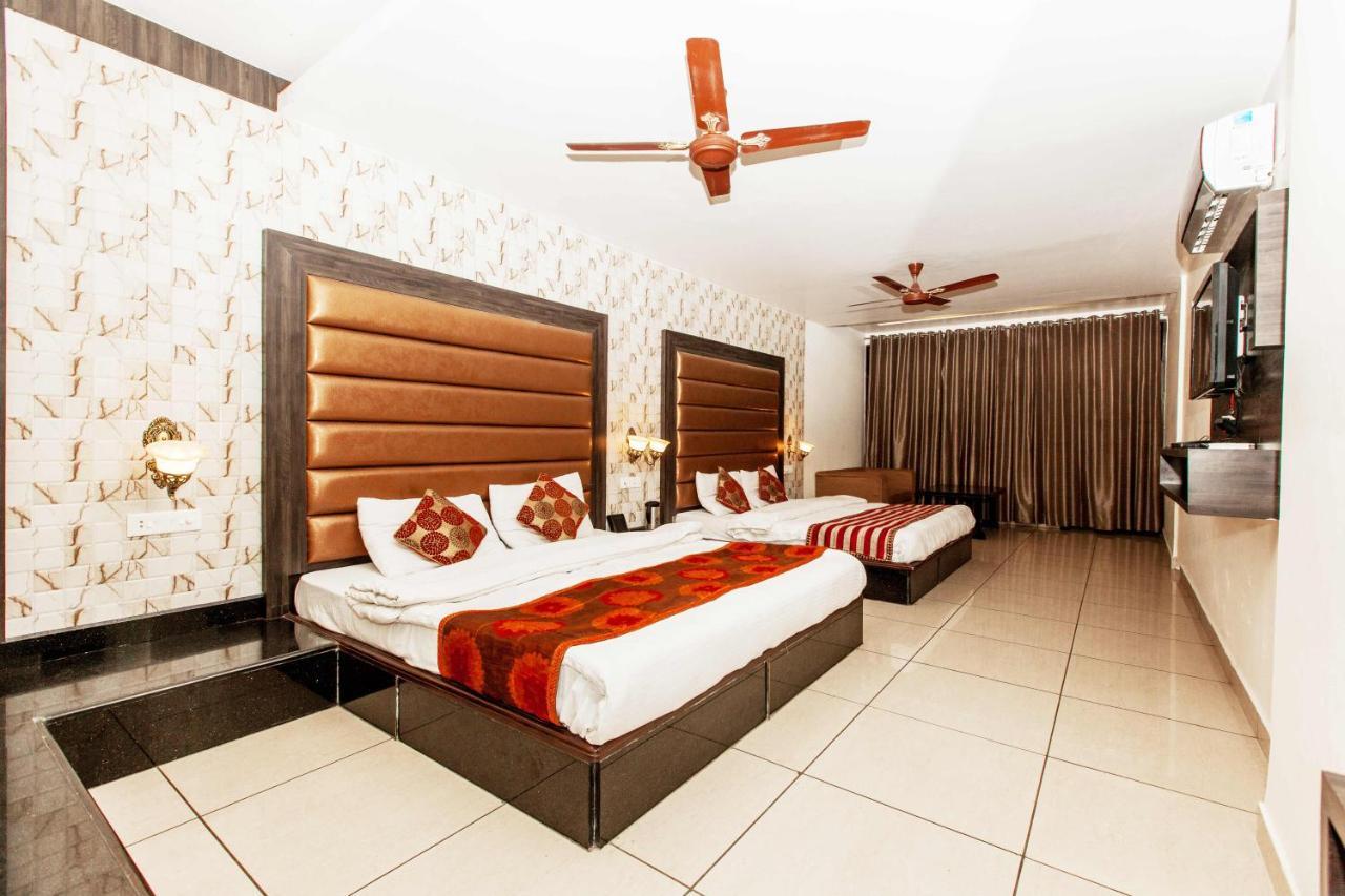 Hotel Subash International Катра Экстерьер фото